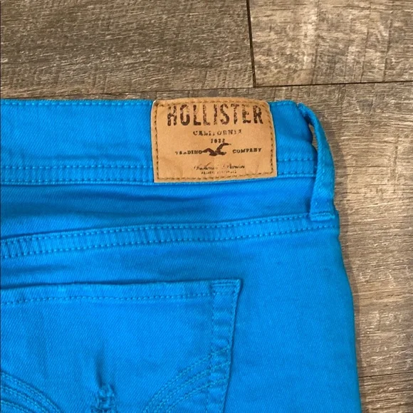 Hollister Women's Bright Blue Denim Micro distressed Shorts NWOT - Picture 10 of 10